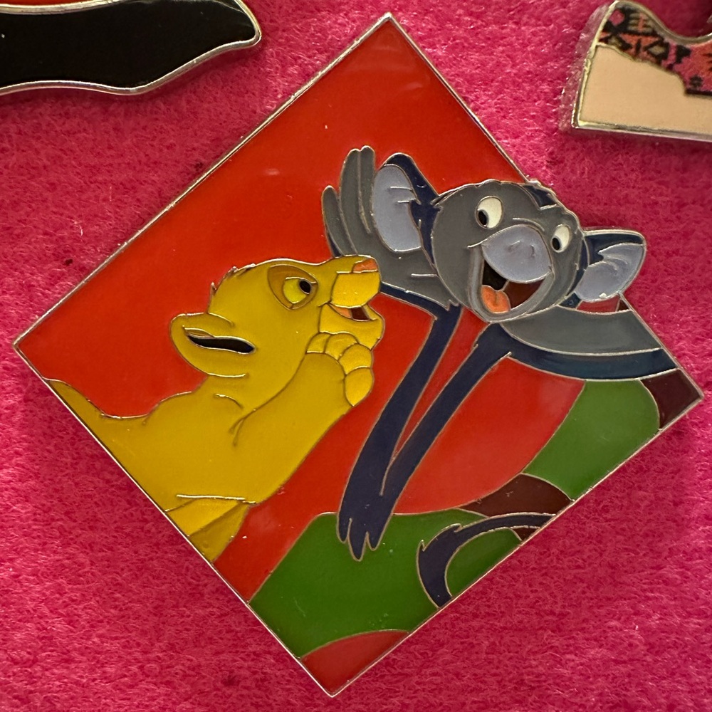 ✨3 for $32✨ Simba with Monkey Pin